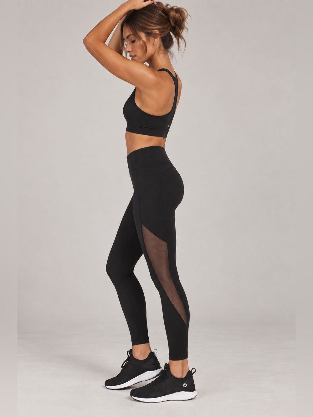 NWOT Lululemon Sole Training 7/8 Tight
Black